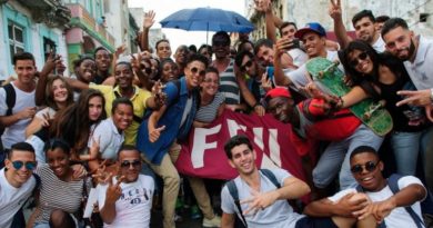¿Qué caracteriza a un joven de 18 años en Cuba?