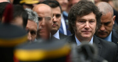 Presentan en el Congreso argentino un pedido de juicio político contra Milei