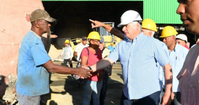 Presidente Díaz-Canel supervisa producción de azúcar en municipio espirituano