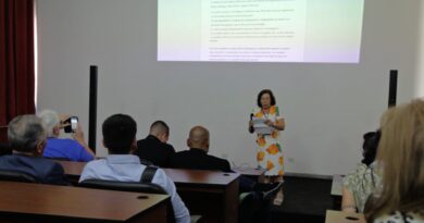 Prosiguen sesiones del  Coloquio Patria