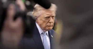 Trump anuncia supuestas conversaciones con Irán y frena sus ataques