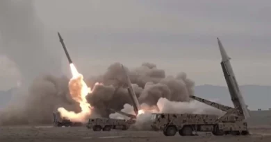 El CGRI anunció el disparo de cuatro misiles balísticos contra el portaaviones USS Abraham Lincoln