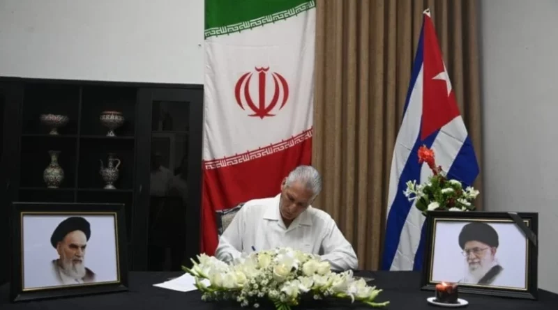 Díaz-Canel firma libro de condolencias por martirio de Khamenei