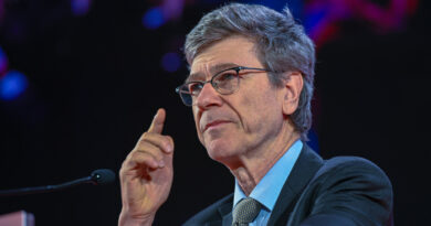 Jeffrey Sachs trazó un panorama de lo que puede ocurrir próximamente en la guerra entre EE.UU. e Irán