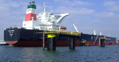 Petrolero iraní cruza por Ormuz a pesar de las amenazas de EE.UU.