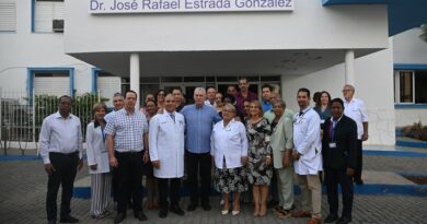 Constata Díaz-Canel desarrollo de la transformación digital y el empleo de la IA en el Instituto de Neurología y Neurocirugía.