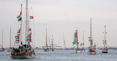 Zarpa la Global Sumud Flotilla del puerto de Barcelona rumbo a Gaza