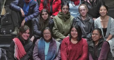 Directora teatral honra a mujeres cubanas en Bolivia con obra Sutura