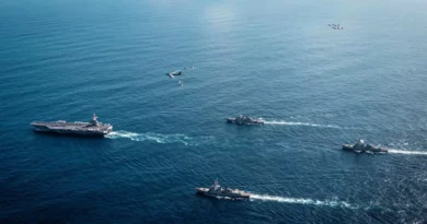 Portaviones más grande de EE.UU. vuelve a su base tras fracaso en guerra contra Irán