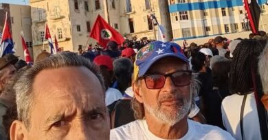 Sí fui «OBLIGADO» aI desfile por el 1ro de Mayo