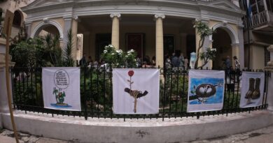 II Bienal de Humor Político en La Habana: la UNEAC denuncia el colonialismo cultural desde el arte satírico.