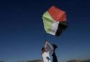 Régimen genocida israelí criminaliza el vuelo de cometas en Gaza