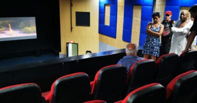 Remozan popular cine de la capital cubana