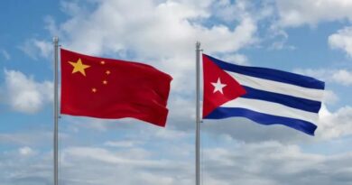 China rechaza declaraciones de políticos estadounidenses contra la cooperación con Cuba