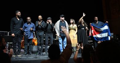 Silvio Rodríguez enternece al Liceu de Barcelona