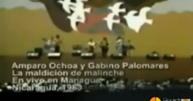 Amparo Ochoa y Gabino Palomares – La Maldición de Malinche